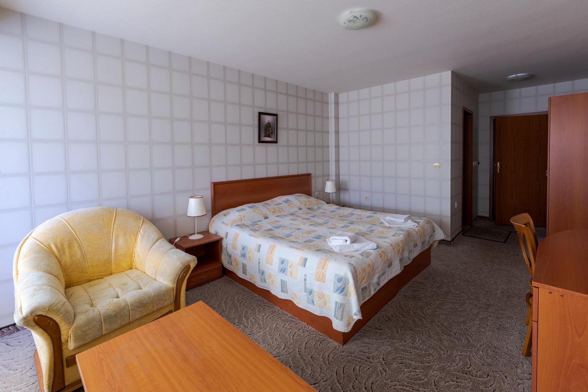Семеен Хотел Кристал Smolyan Cameră foto