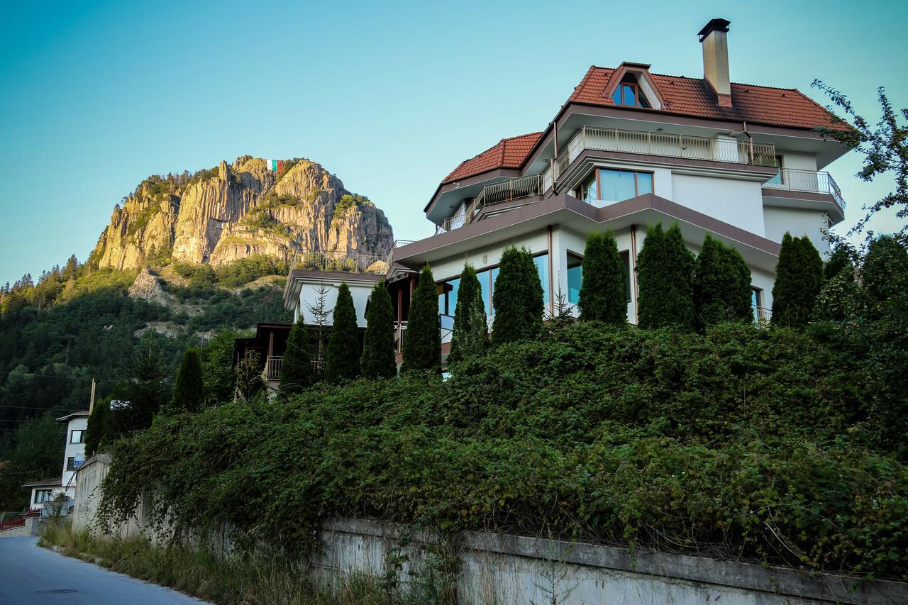 Семеен Хотел Кристал Smolyan Exterior foto